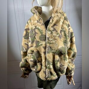 Bibi size Medium camo fleece